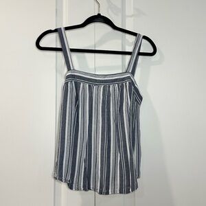 Blue and white Universal Thread Top Size M